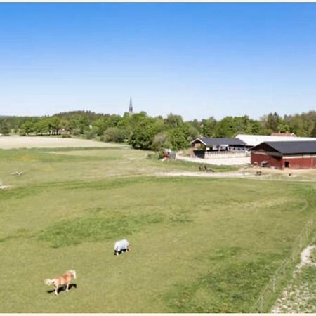 Vallby Farm Camp أوربرو المظهر الخارجي الصورة