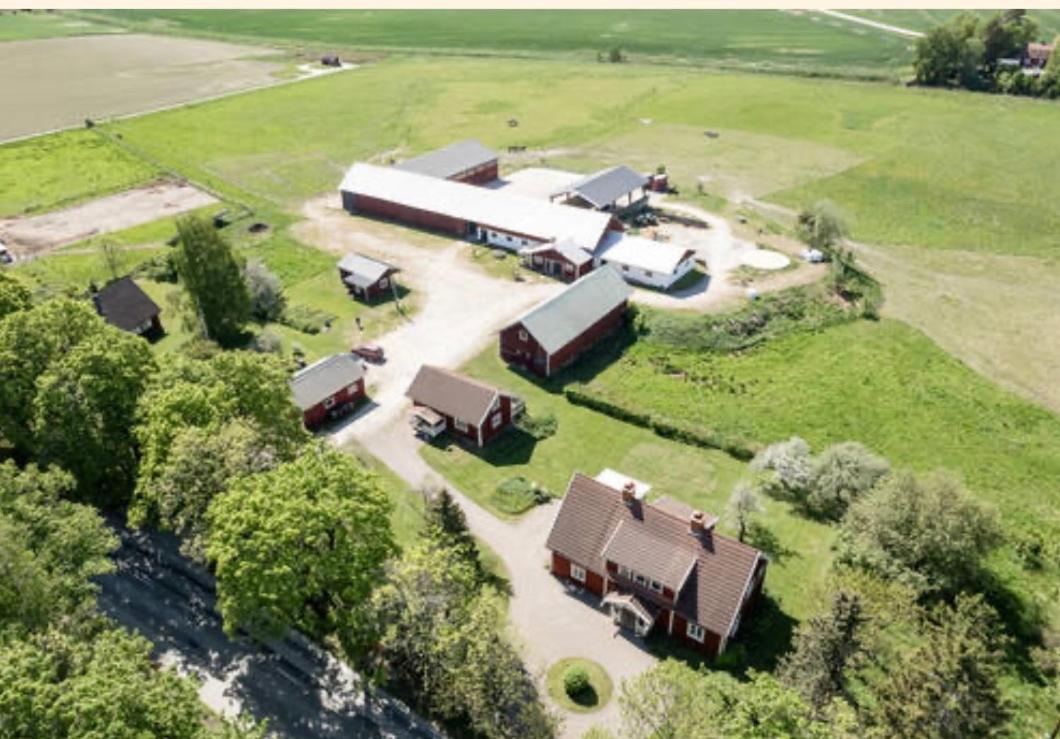 Vallby Farm Camp أوربرو المظهر الخارجي الصورة