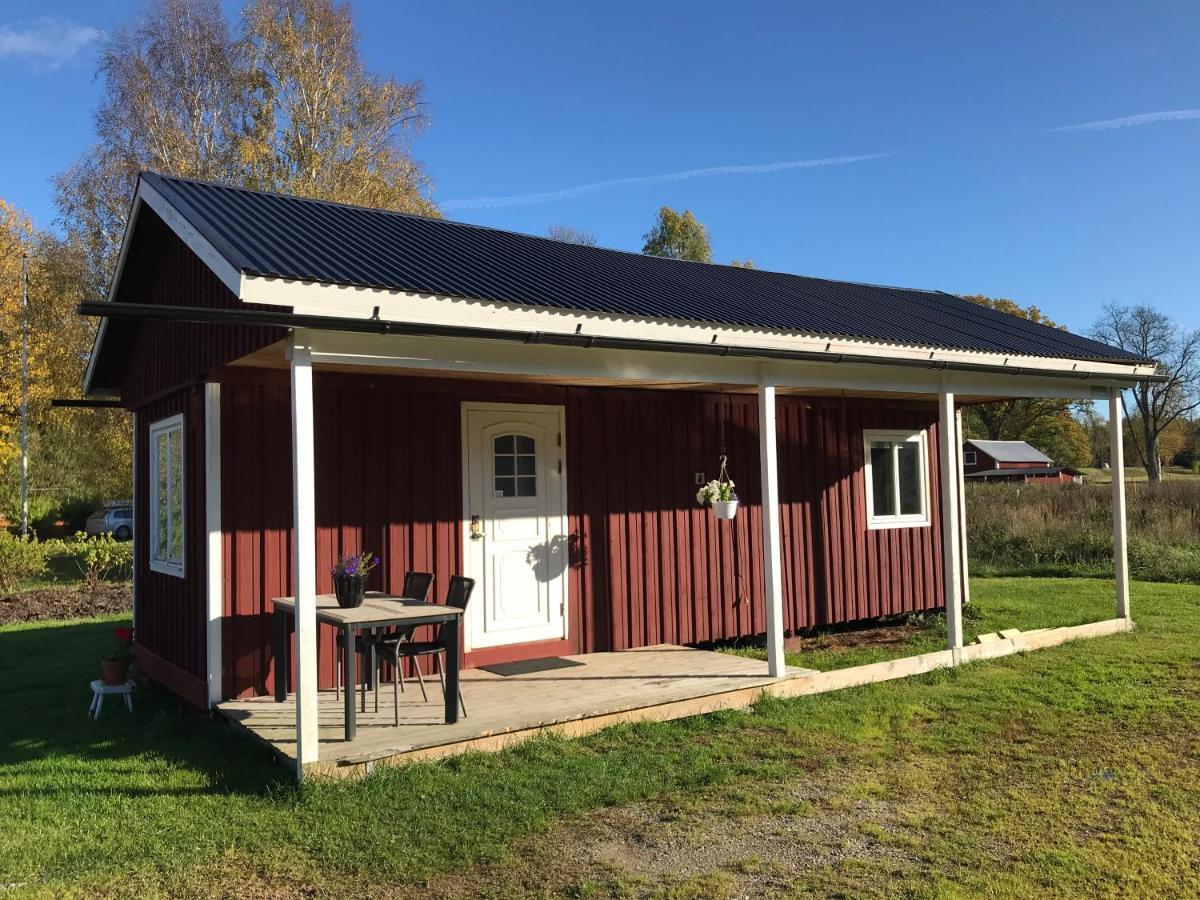 Vallby Farm Camp أوربرو الغرفة الصورة